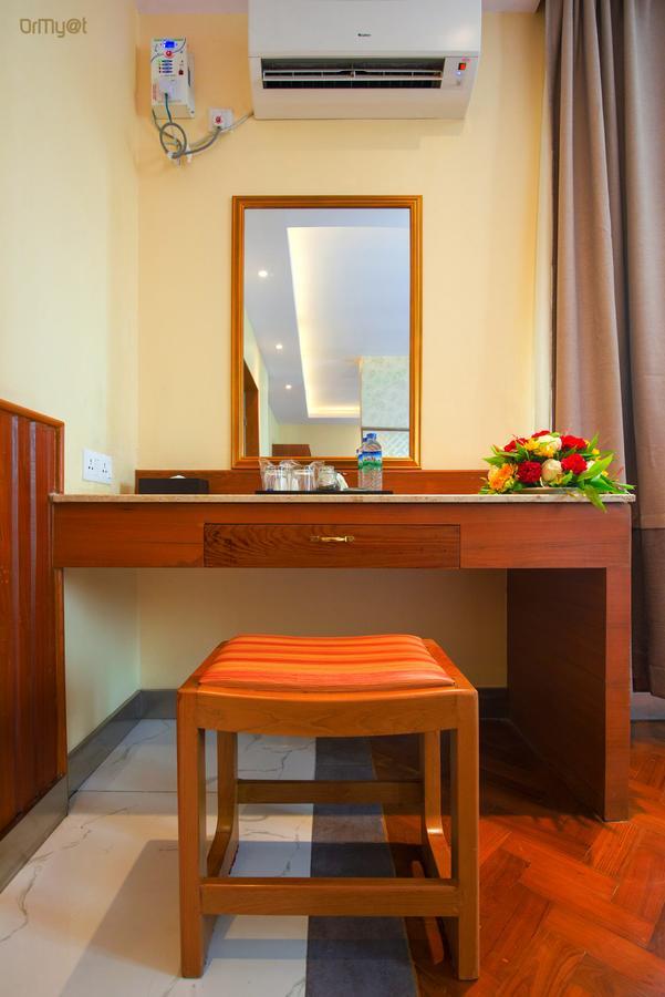 Unity Hotel Mandalay Exterior foto