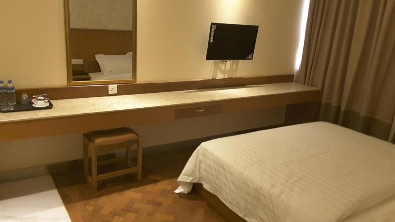 Unity Hotel Mandalay Zimmer foto